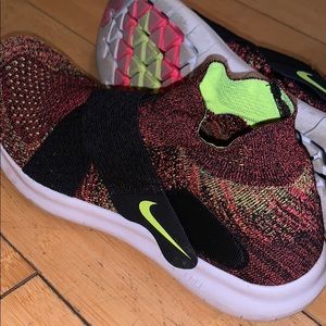 NIKE Free Run Naturals